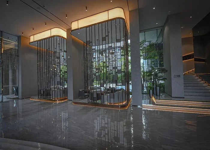 Life Asoke Rama 9 Apartment