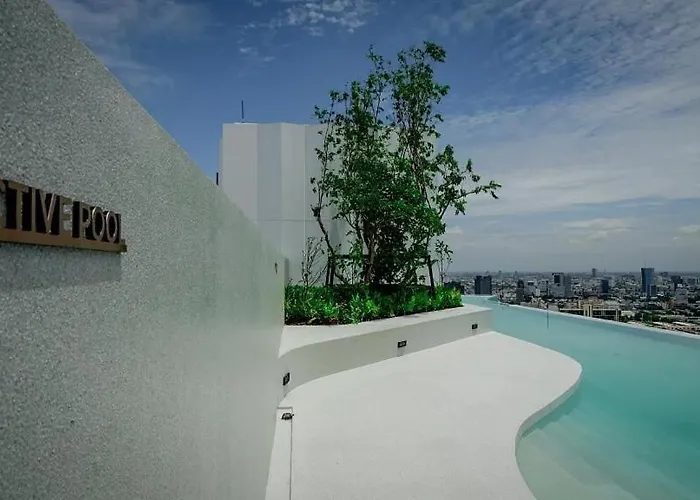 Life Asoke Rama 9 Apartment *