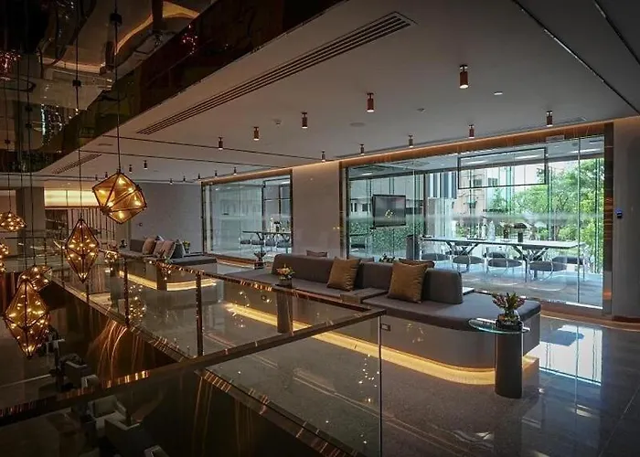 Life Asoke Rama 9