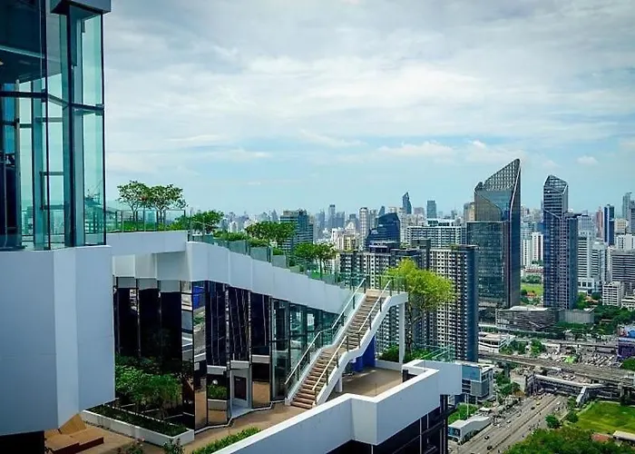 Life Asoke Rama 9 Apartment *