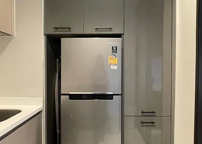 Life Asoke Rama 9 Apartment